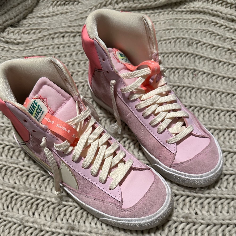 Nike Blazer Mid - Pink